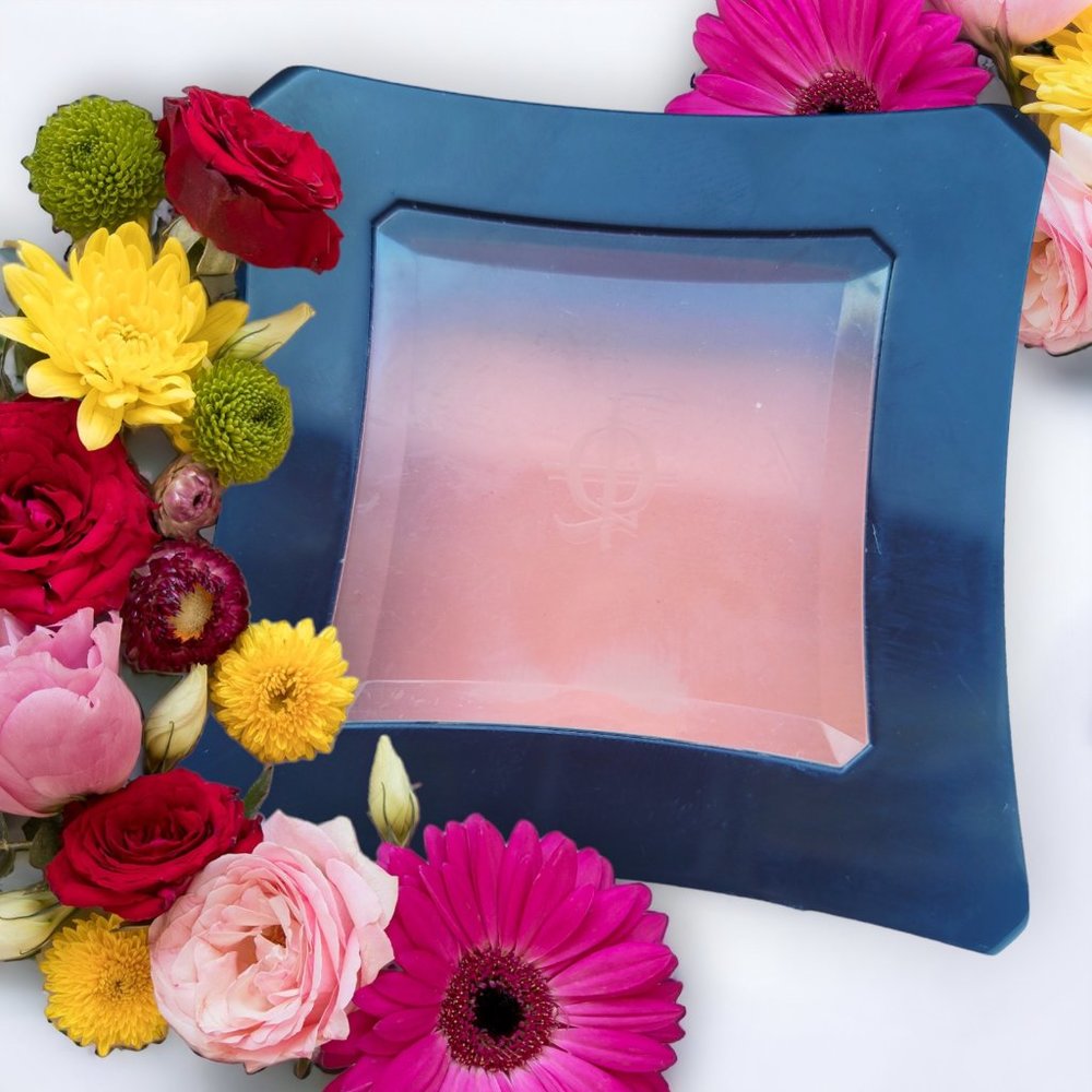 Illamasqua Blusher - Peach/Coral shade